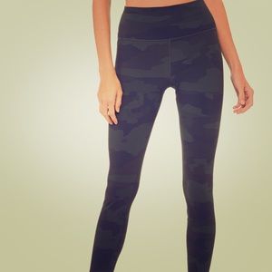 High Wasted ALO Yoga Leggings size M